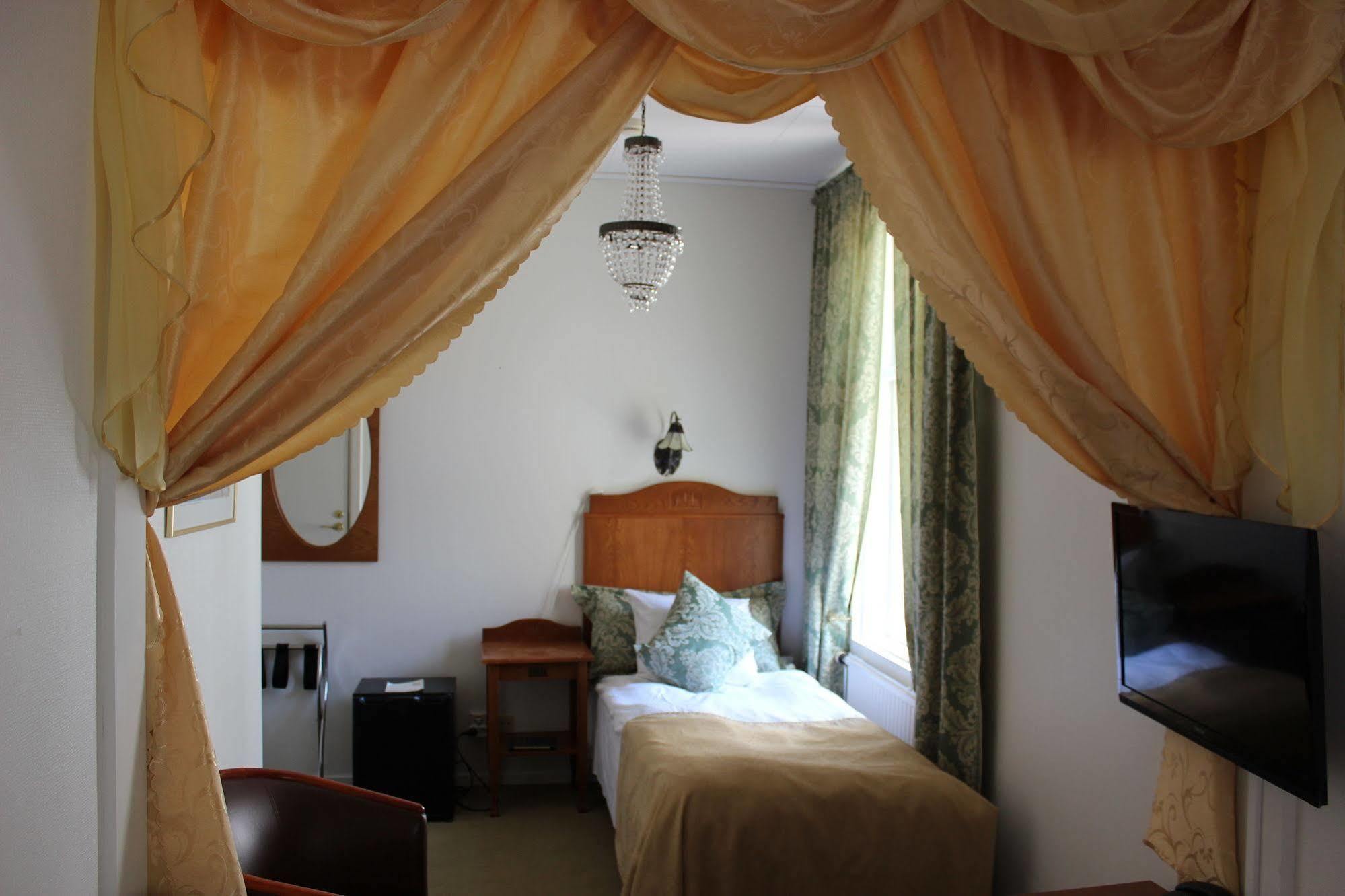 Hotell Laeckoe Lidköping Dış mekan fotoğraf